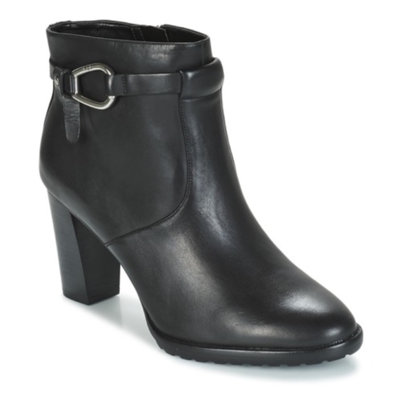 laletta leather bootie